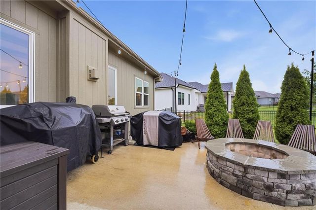 1067 SW Conch Circle, Lee's Summit, MO 64064