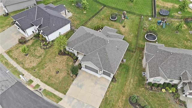 1067 SW Conch Circle, Lee's Summit, MO 64064