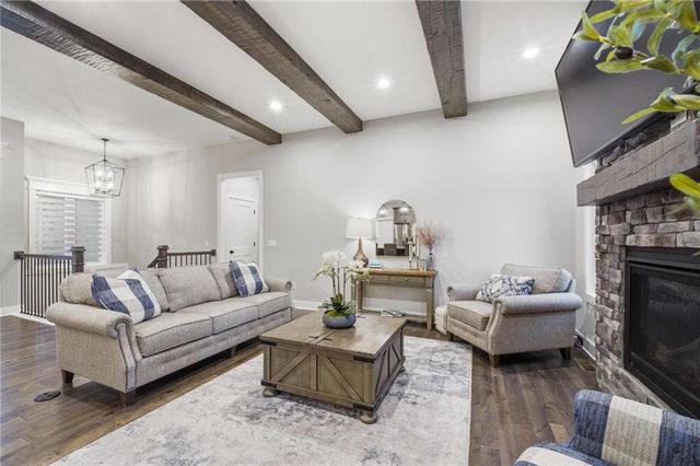 1067 SW Conch Circle, Lee's Summit, MO 64064