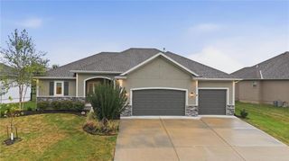 1067 SW Conch Circle, Lee's Summit, MO 64064