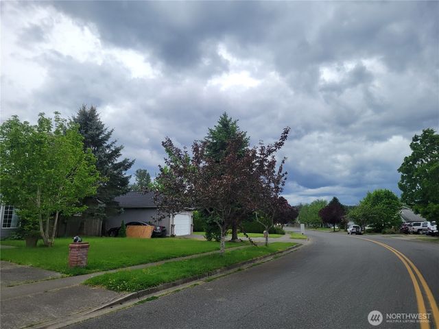 506 Skinner Way SW, Orting, WA 98360
