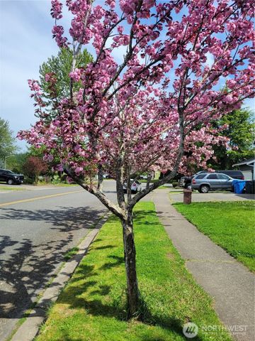 506 Skinner Way SW, Orting, WA 98360