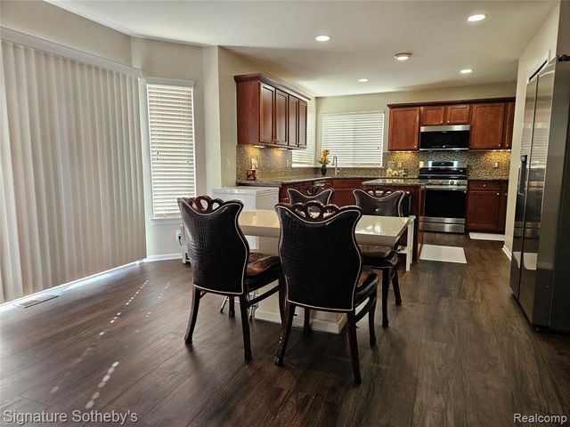 9582 Falmouth Drive, Ypsilanti, MI 48197