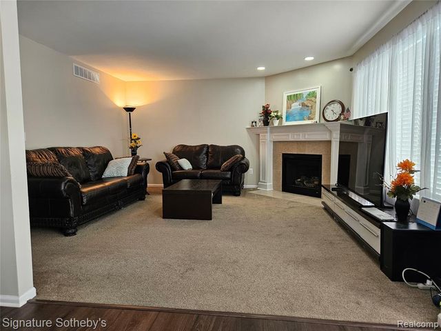 9582 Falmouth Drive, Ypsilanti, MI 48197