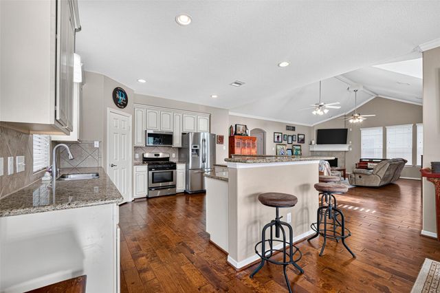 2116 Menard Avenue, Seabrook, TX 77586