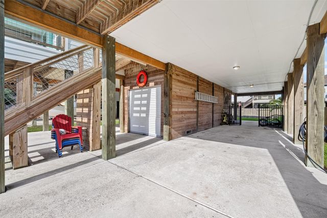 2116 Menard Avenue, Seabrook, TX 77586