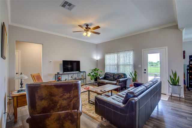 2044 Vz County Road 3808, Wills Point, TX 75169