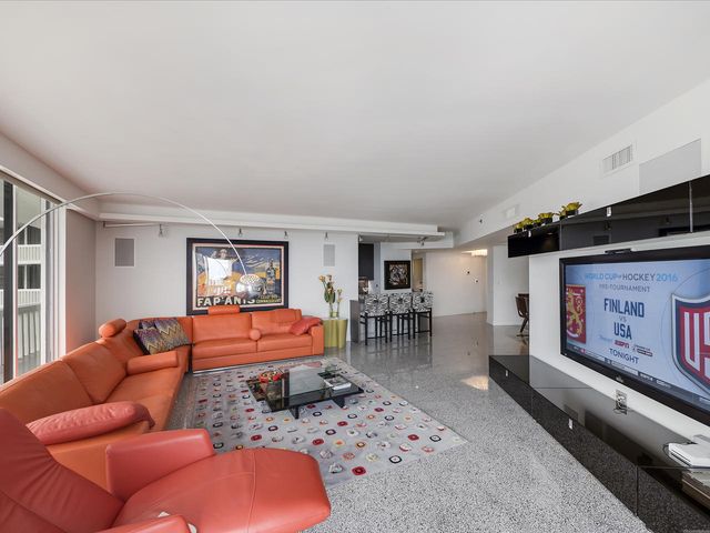 20281 E Country Club Drive E 2008, Aventura, FL 33180