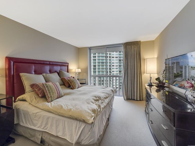 20281 E Country Club Drive E 2008, Aventura, FL 33180