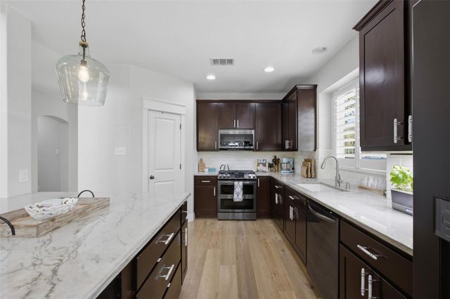 1825 Wolf Dancer, Leander, TX 78641