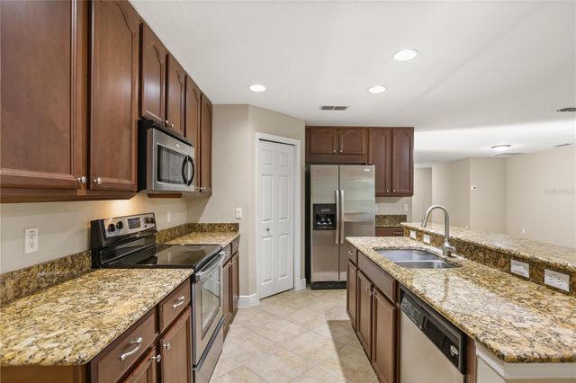 30606 LIPIZZAN TERRACE, Mount Dora, FL 32757