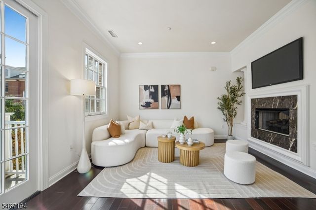 30 Carillon Cir, Livingston Twp., NJ 07039