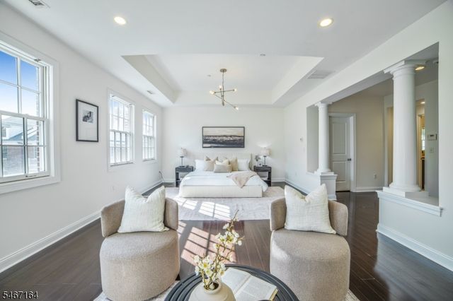 30 Carillon Cir, Livingston Twp., NJ 07039