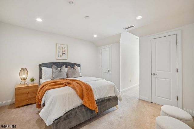 30 Carillon Cir, Livingston Twp., NJ 07039