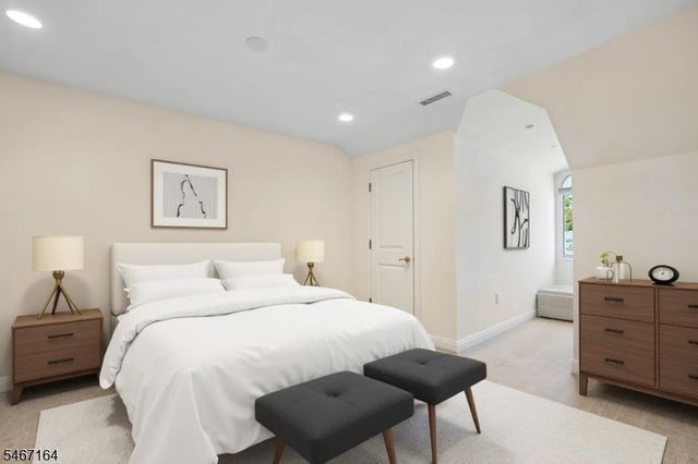 30 Carillon Cir, Livingston Twp., NJ 07039