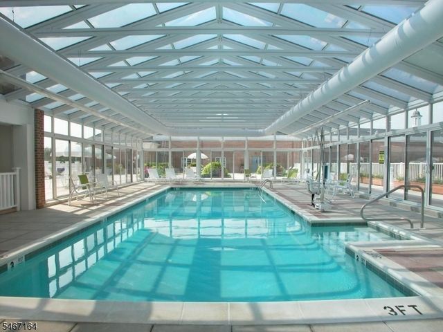 30 Carillon Cir, Livingston Twp., NJ 07039