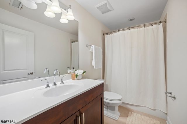 30 Carillon Cir, Livingston Twp., NJ 07039