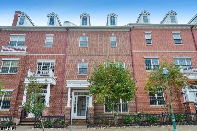 30 Carillon Cir, Livingston Twp., NJ 07039