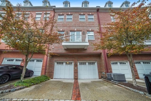 30 Carillon Cir, Livingston Twp., NJ 07039