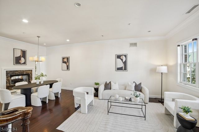 30 Carillon Cir, Livingston Twp., NJ 07039