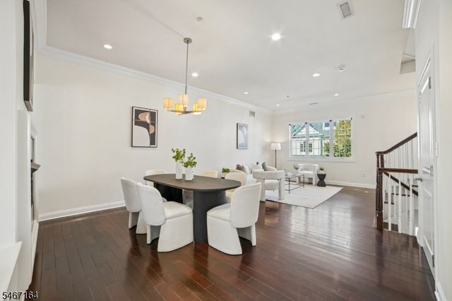 30 Carillon Cir, Livingston Twp., NJ 07039
