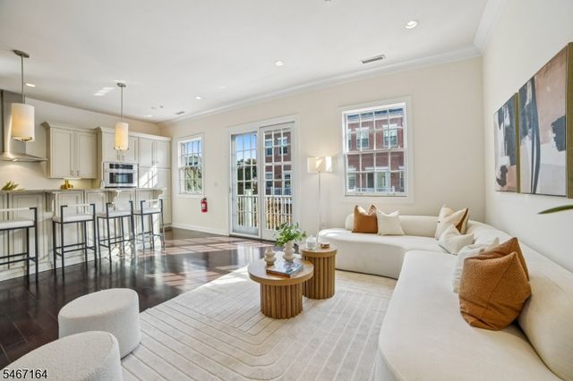 30 Carillon Cir, Livingston Twp., NJ 07039