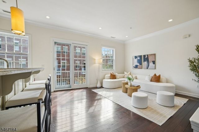 30 Carillon Cir, Livingston Twp., NJ 07039