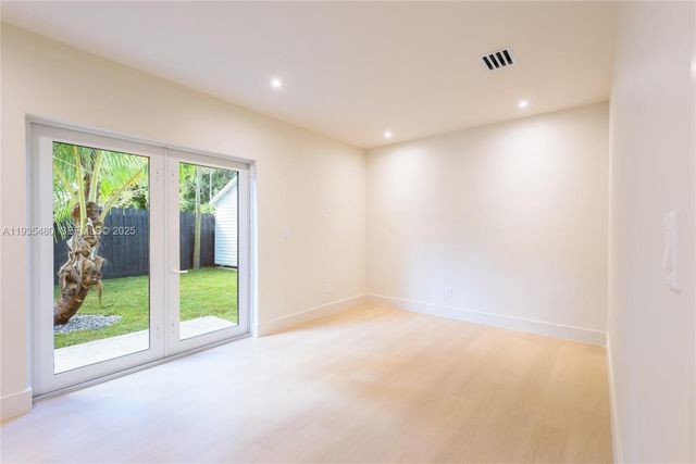 6250 SW 48th St, Miami, FL 33155