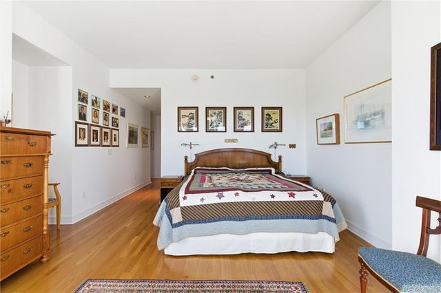 4950 Central Street 805, Kansas City, MO 64112