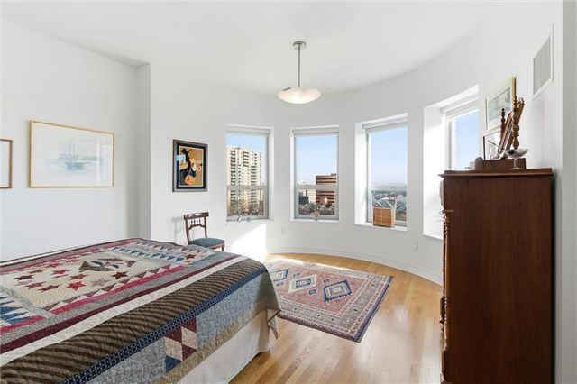 4950 Central Street 805, Kansas City, MO 64112