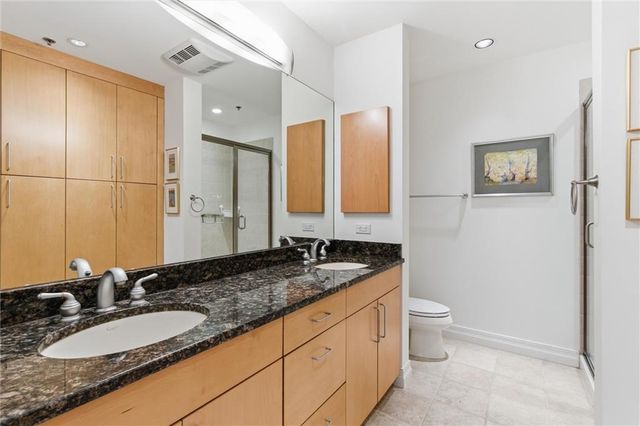 4950 Central Street 805, Kansas City, MO 64112