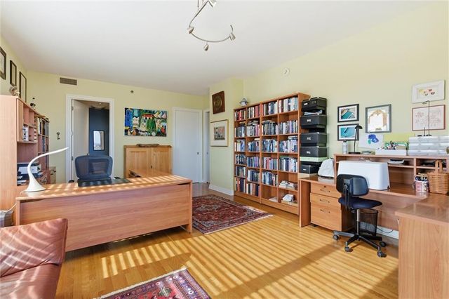 4950 Central Street 805, Kansas City, MO 64112