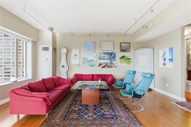 4950 Central Street 805, Kansas City, MO 64112