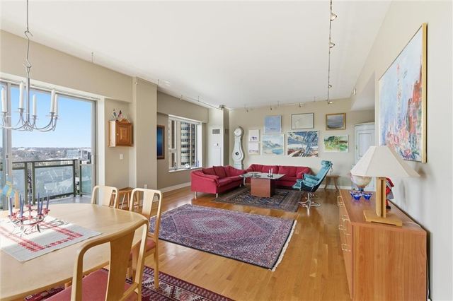 4950 Central Street 805, Kansas City, MO 64112