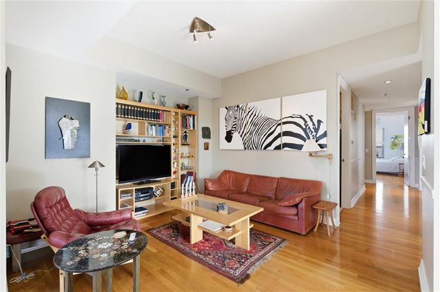 4950 Central Street 805, Kansas City, MO 64112