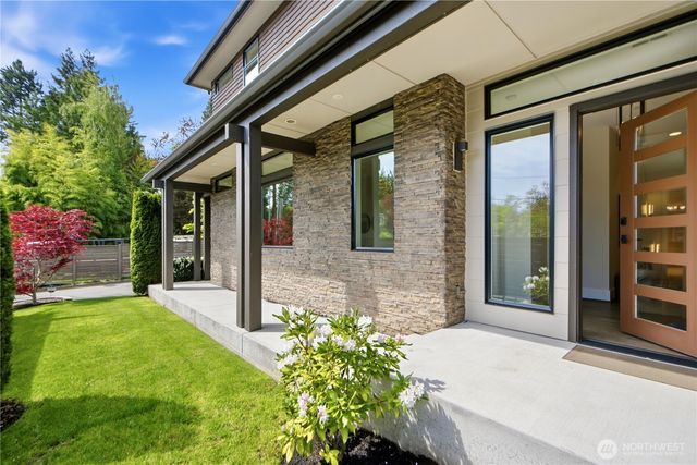 11276 SE 32nd Lane, Bellevue, WA 98004