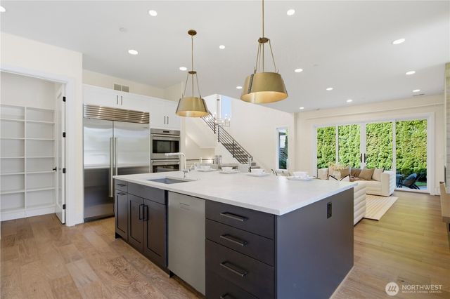 11276 SE 32nd Lane, Bellevue, WA 98004