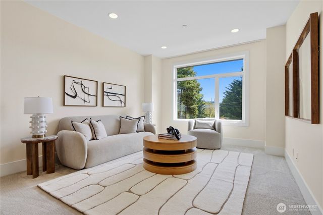 11276 SE 32nd Lane, Bellevue, WA 98004