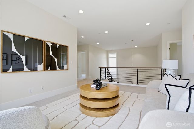 11276 SE 32nd Lane, Bellevue, WA 98004