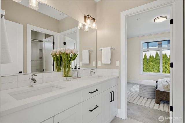 11276 SE 32nd Lane, Bellevue, WA 98004