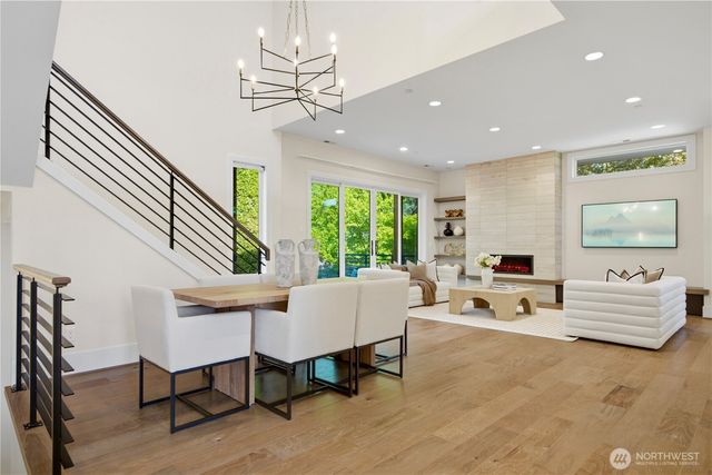 11276 SE 32nd Lane, Bellevue, WA 98004