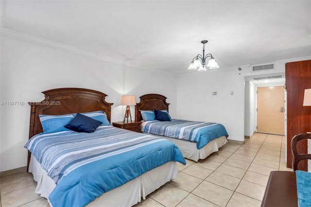 19201 Collins Ave 628, Sunny Isles Beach, FL 33160