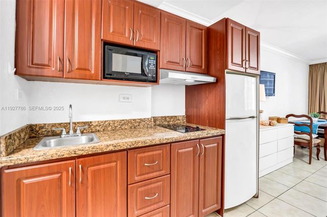 19201 Collins Ave 628, Sunny Isles Beach, FL 33160