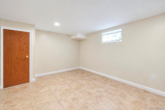 15 Harding Avenue, Hicksville, NY 11801