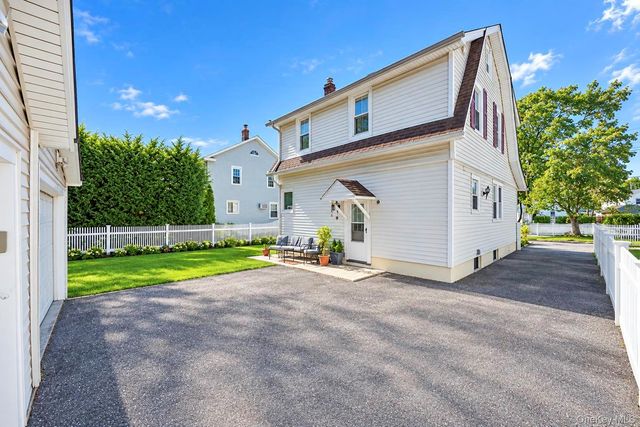 15 Harding Avenue, Hicksville, NY 11801