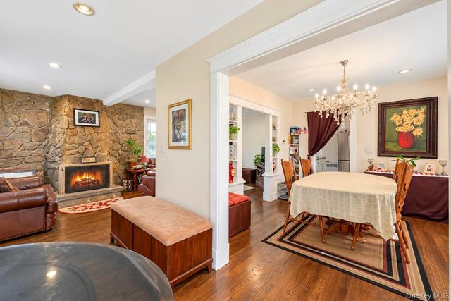 15 Harding Avenue, Hicksville, NY 11801