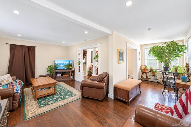 15 Harding Avenue, Hicksville, NY 11801