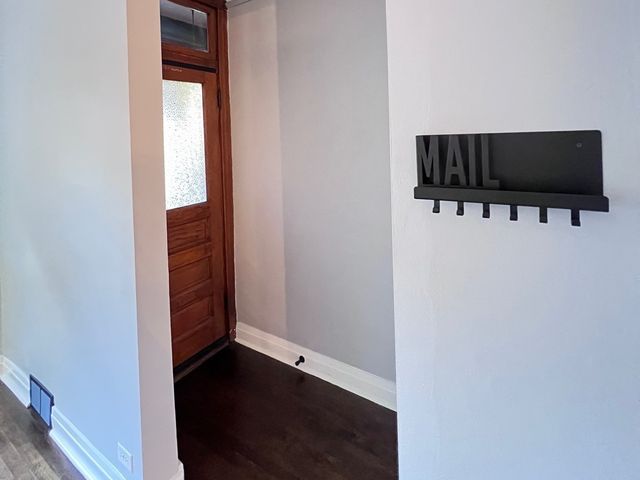 2447 N Mozart Street 1, Chicago, IL 60647