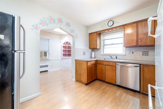 54 Hollywood Avenue, Lynbrook, NY 11563