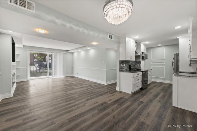 5700 Circle Drive 101, Oak Lawn, IL 60453